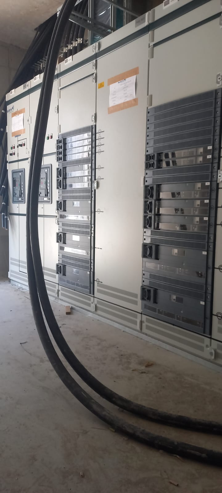 Quadro elétrico industrial de potência instalado pela SINEKTRA